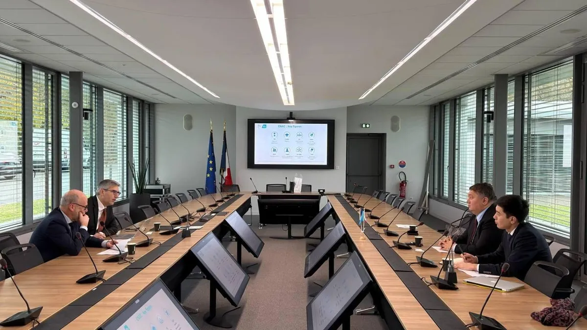 Вице-министр транспорта Казахстана Талгат Ластаев обсудил с руководством ENAC (Франция) создание авиационного учебного центра в Астане