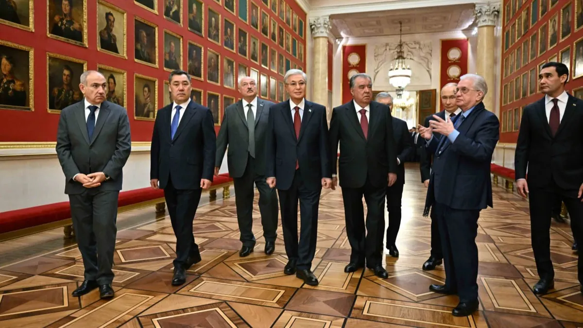 Президент РК Касым-Жомарт Токаев и лидеры стран СНГ в Эрмитаже