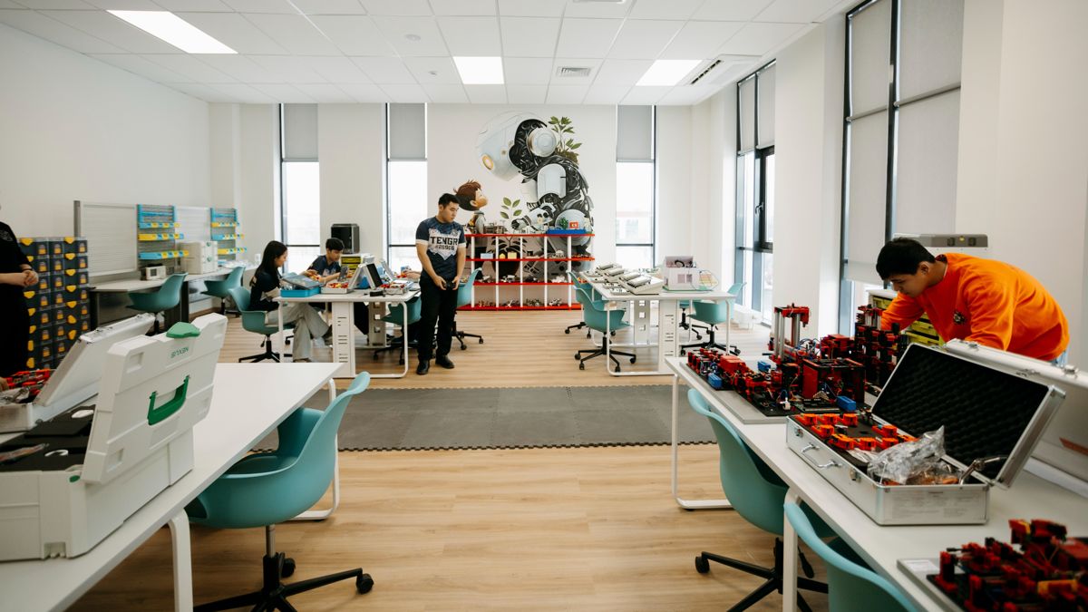 Лаборатории во Дворце школьников