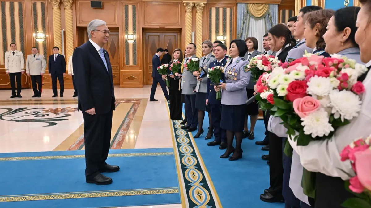 Касым-Жомарт Токаев на вручении ключей от квартир