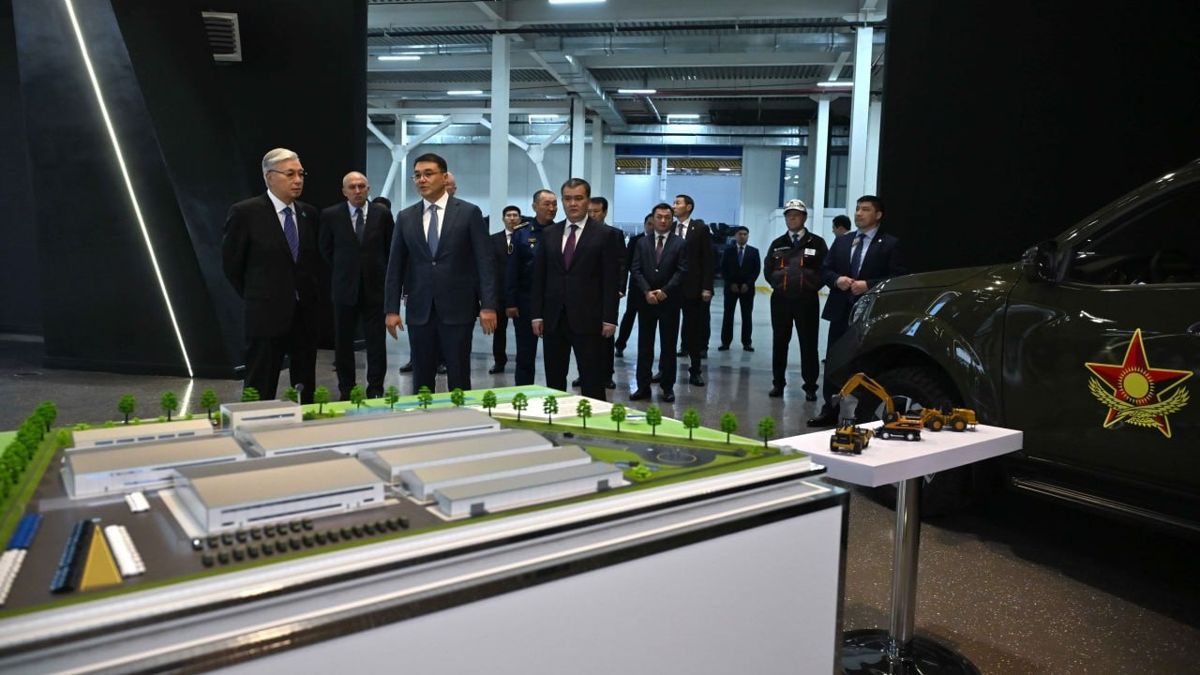 Касым-Жомарт Токаев на заводе Besqaru