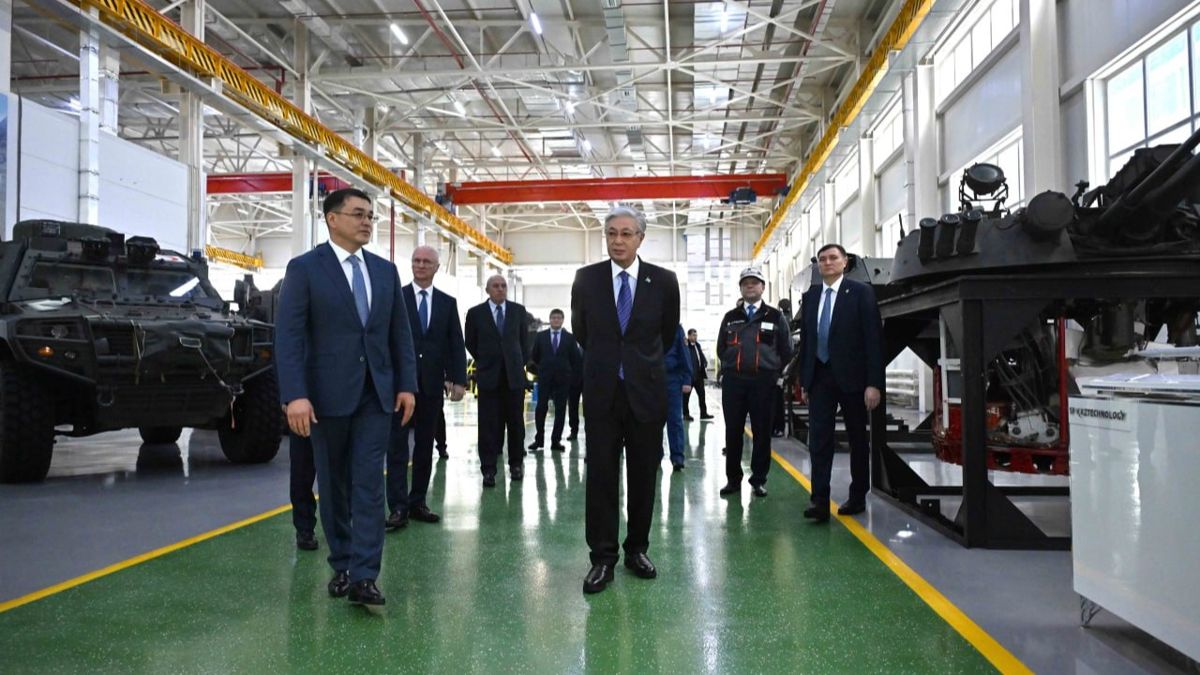 Касым-Жомарт Токаев на заводе Besqaru