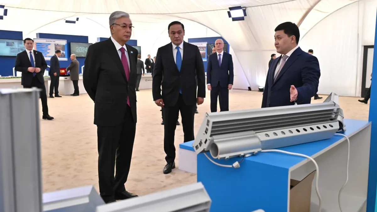 Касым-Жомарт Токаев в малой индустриальной зоне «Тараз» 
