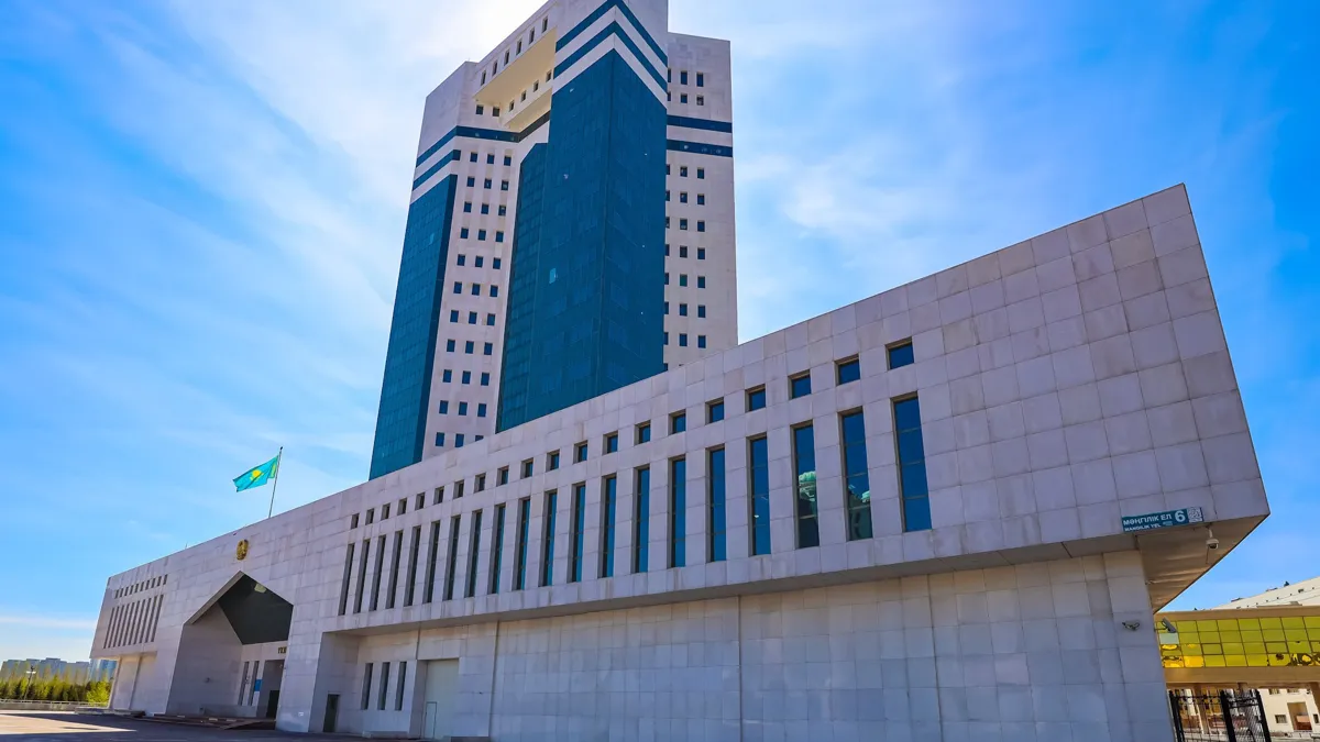 Здание правительства РК