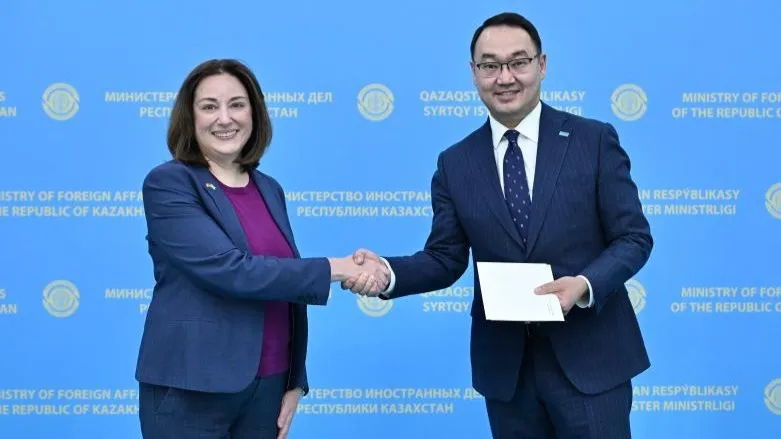 Джули Стаффт и Ержан Ашикбаев