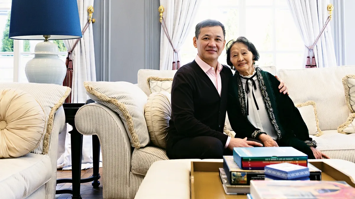 Канат Копбаев и его мама Багдан Манапбаевна