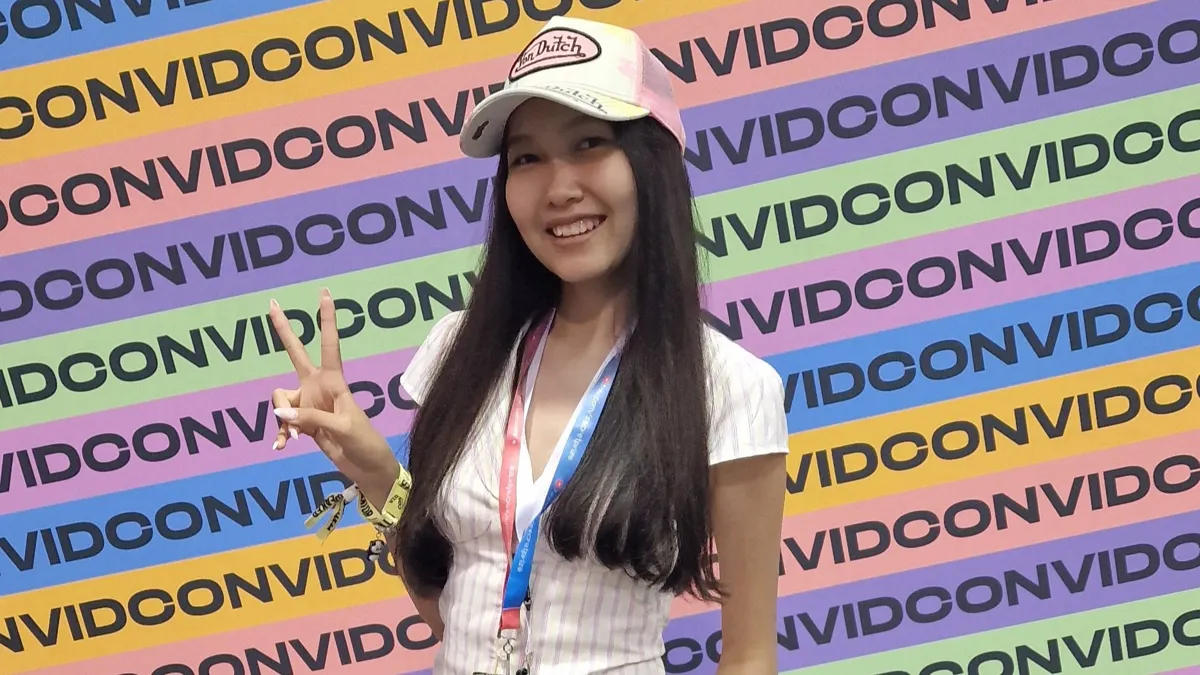 Аружан Косубаева на конференции VidCon в США