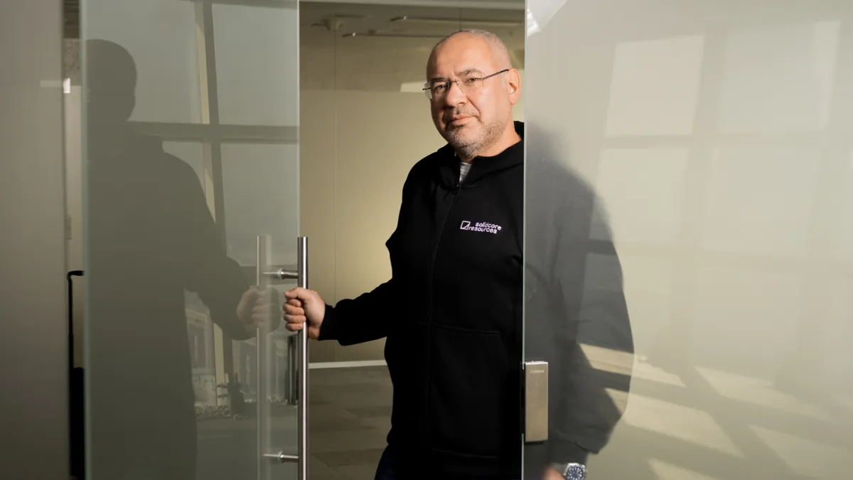 Виталий Несис