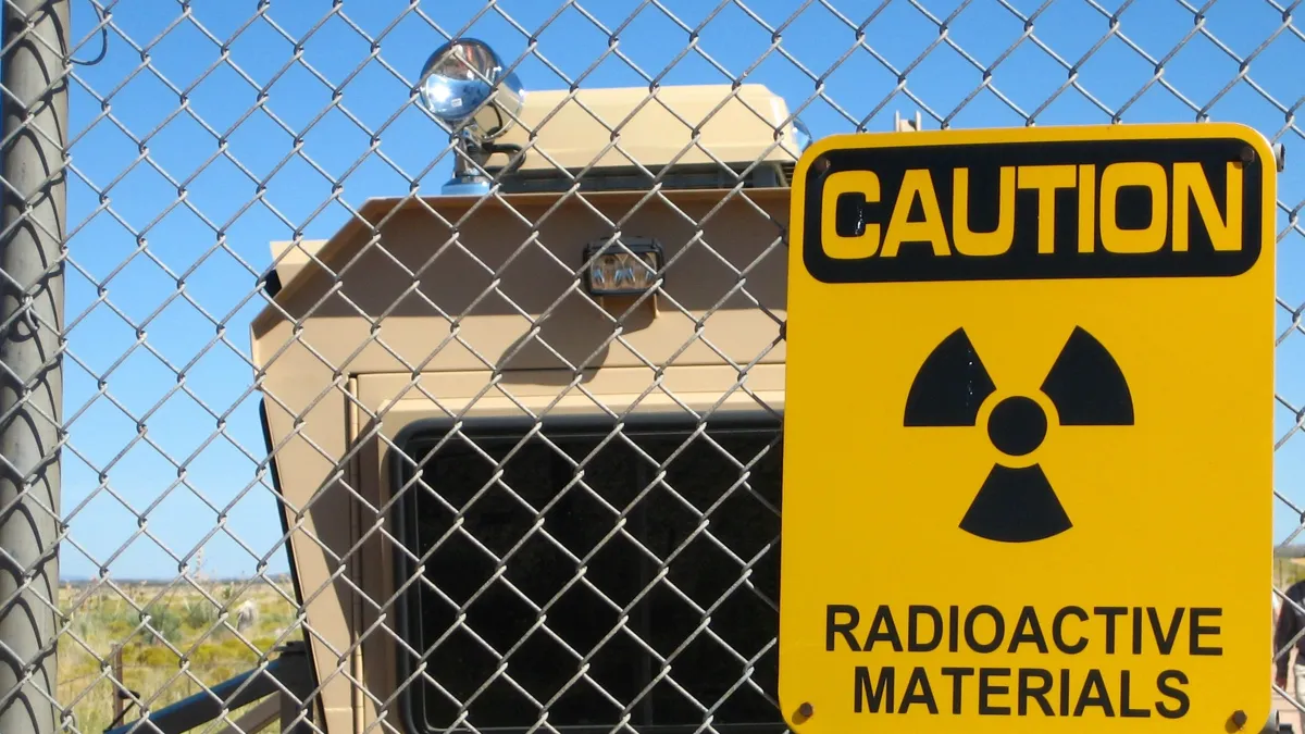 атомное оружие, ядерные испытания, атомный полигон, радиоактивное излучение