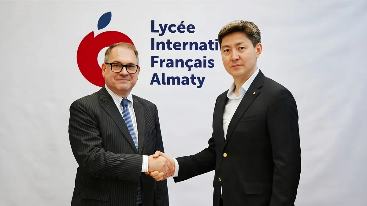  Посол Франции в Казахстане Сильван Гиоге и генеральный директор EPG Education Досым Бесбай