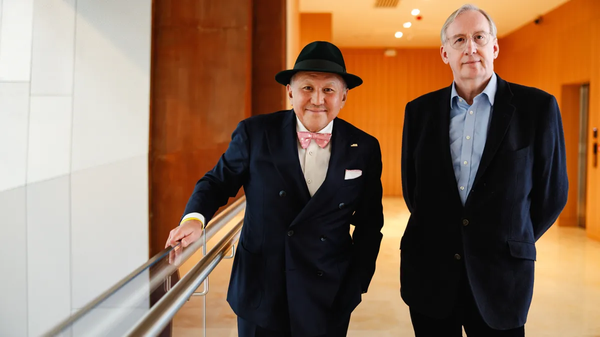 Нурлан Смагулов и Крис Лэнксбери, директор Chapman Taylor (Великобритания) 