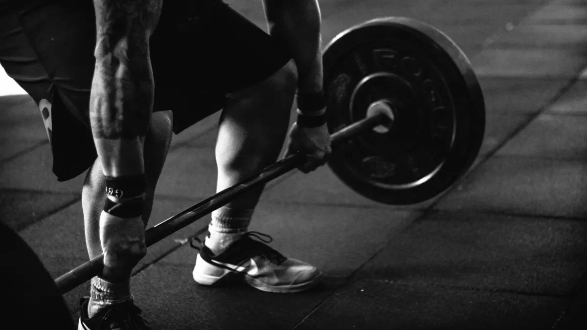 фитнес штанга тренажерный зал