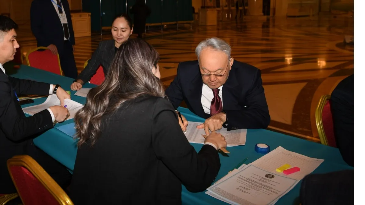 Нурсултан Назарбаев принял участие в референдуме по вопросу новой Конституции