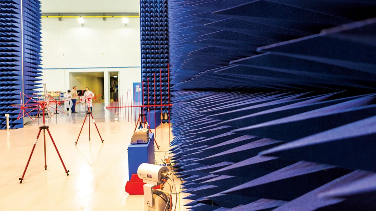 сборка спутников, сборочно-испытательный комплекс (СБИК) ТОО «Ghalam»