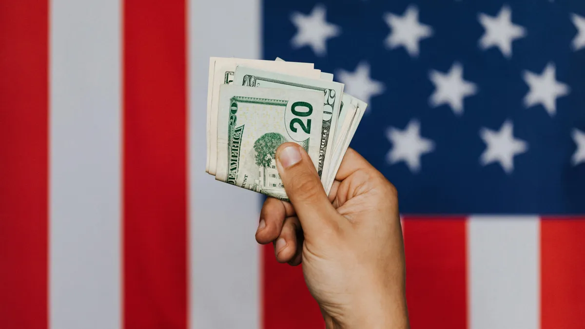 Флаг США, доллары 