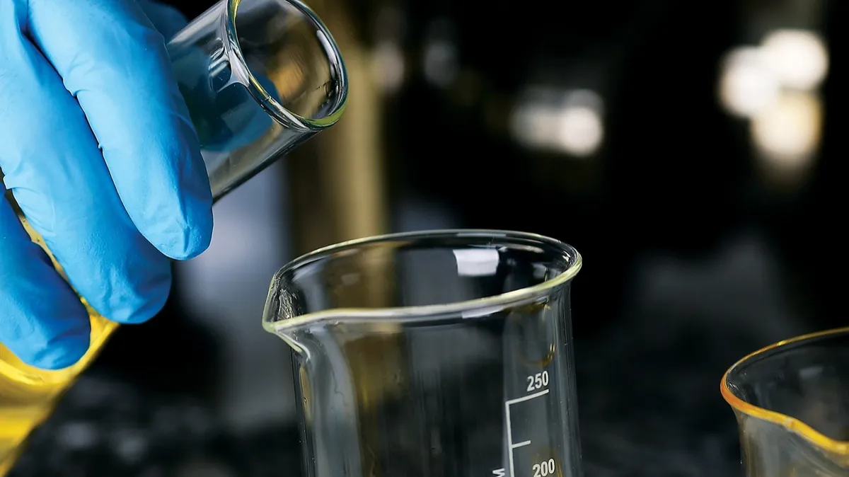 Химия, лаборатория, колба