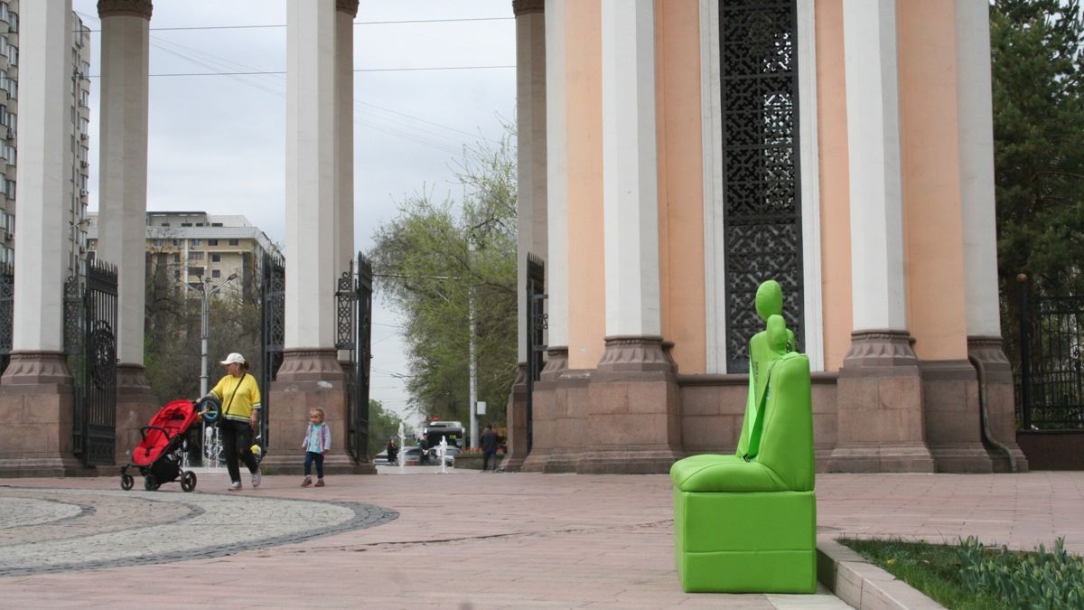 Кресло зеленое