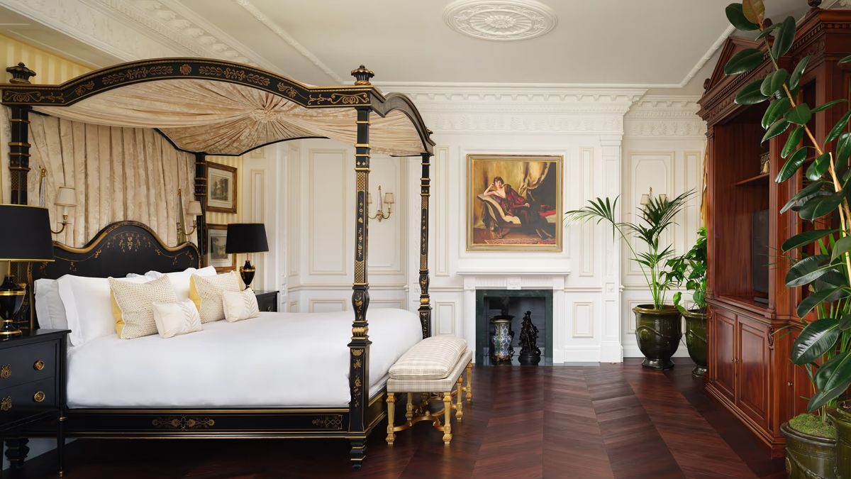 Королевский номер отеля Savoy, декорированный в коллаборации с Gucci