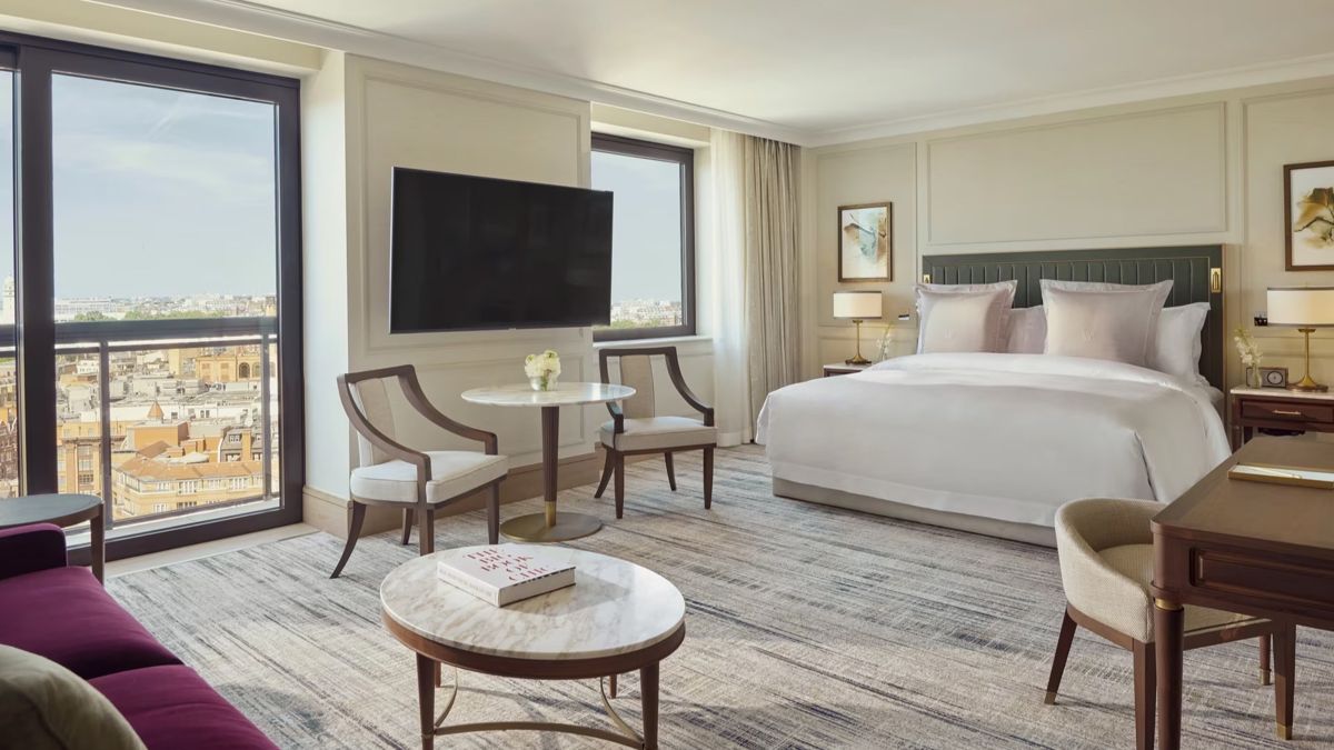 Номер Jumeirah Carlton Tower с видом на Лондон