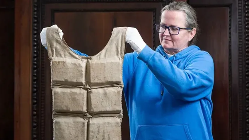 Спасательный жилет на аукционе