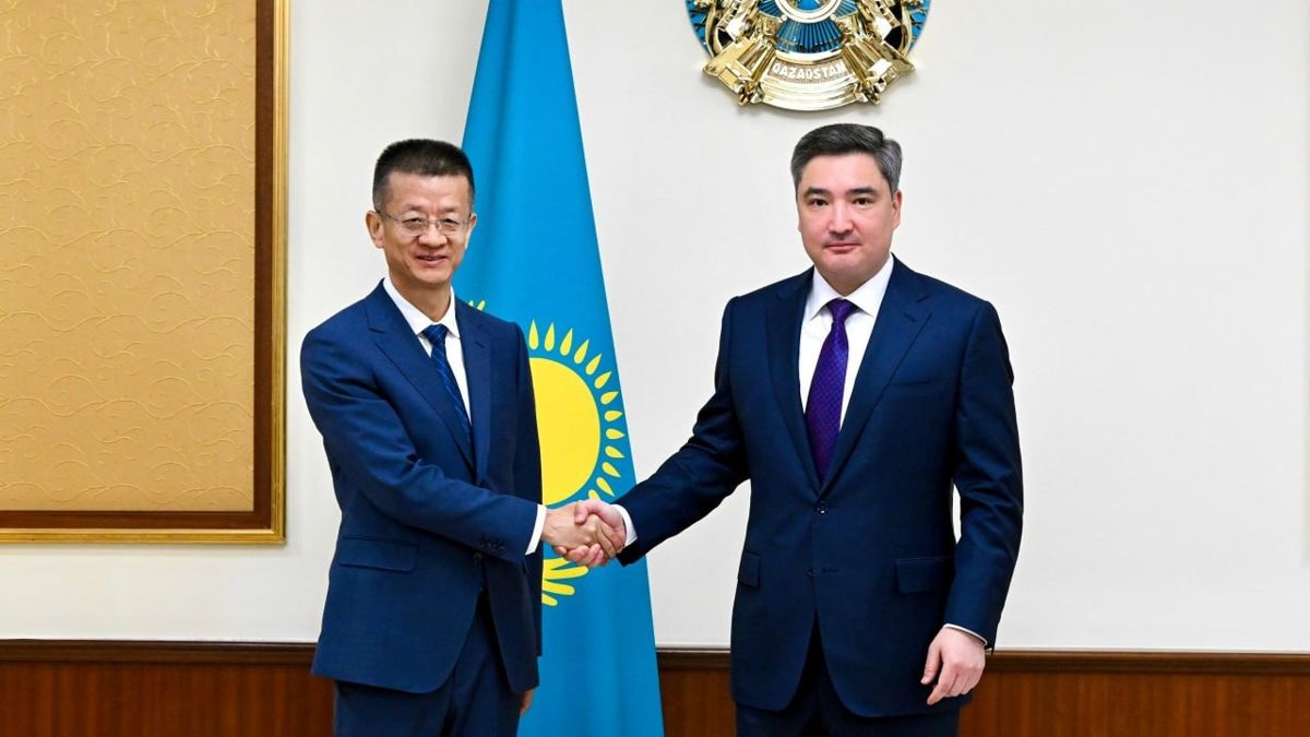 Ван Ган и Олжас Бектенов