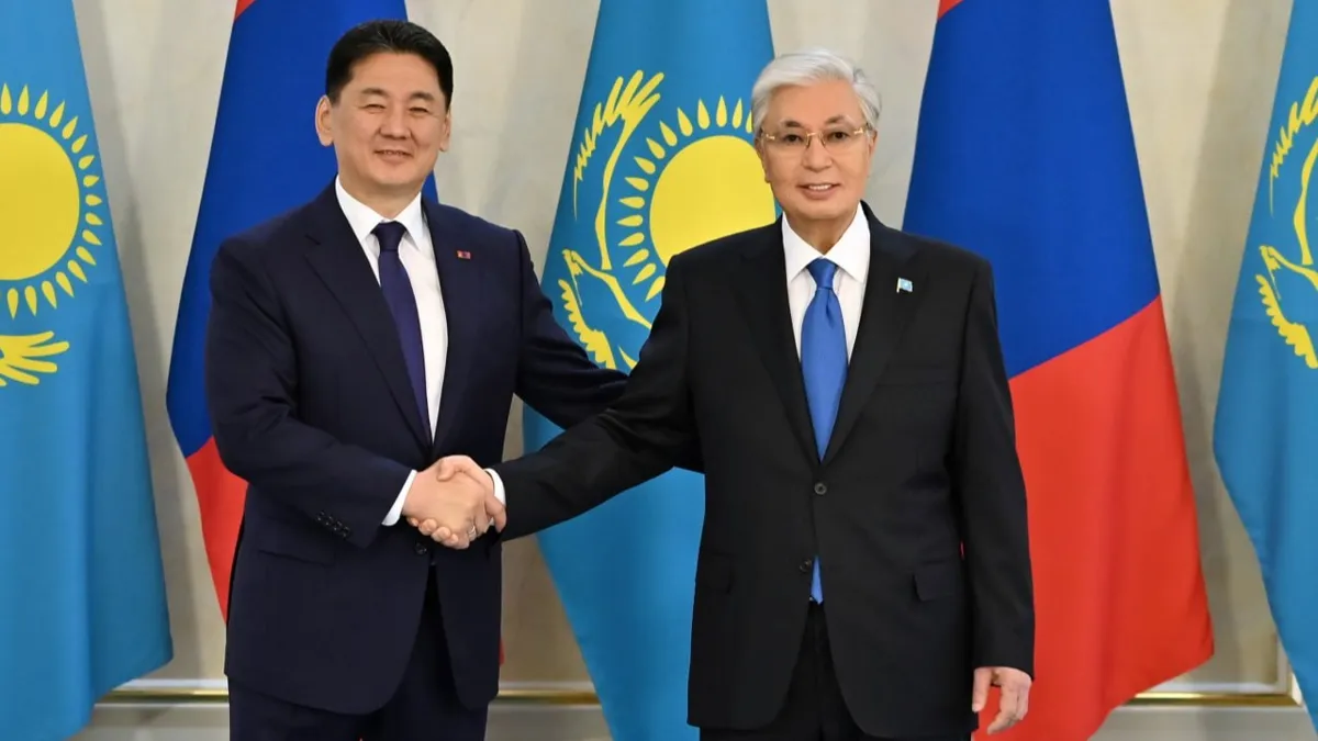 Ухнаагийн Хурэлсух и Касым-Жомарт Токаев