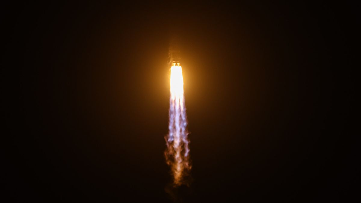 Испытательный пуск перспективной ракеты-носителя среднего класса «Союз-5/Сункар» с&nbsp;космического ракетного комплекса «Байтерек»