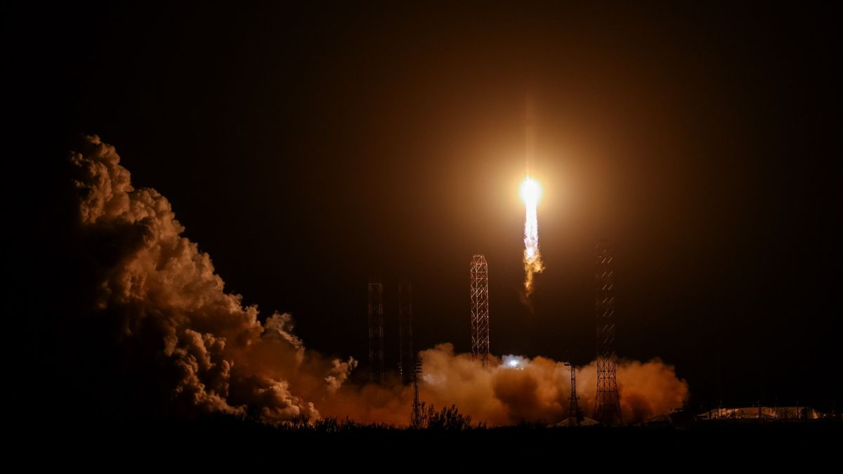 Испытательный пуск перспективной ракеты-носителя среднего класса «Союз-5/Сункар» с&nbsp;космического ракетного комплекса «Байтерек»