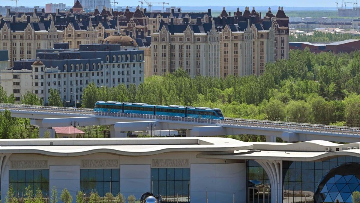 Касым-Жомарт Токаев запустил LRT в&nbsp;Астане, 16&nbsp;мая 2026