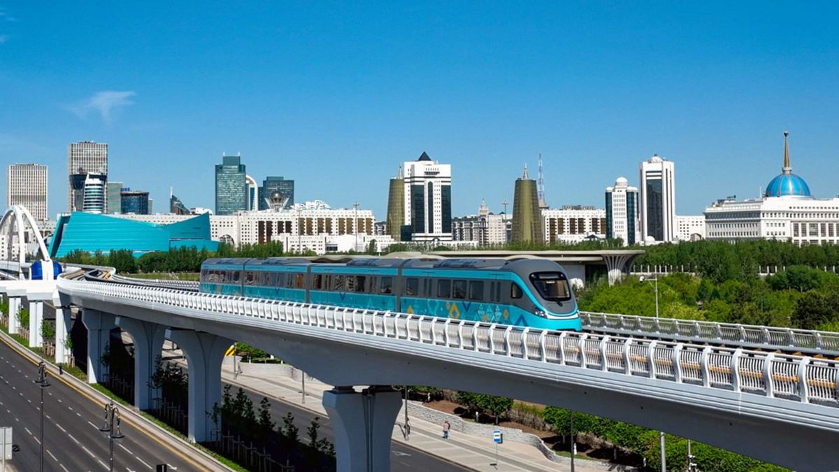 Касым-Жомарт Токаев запустил LRT в&nbsp;Астане, 16&nbsp;мая 2026