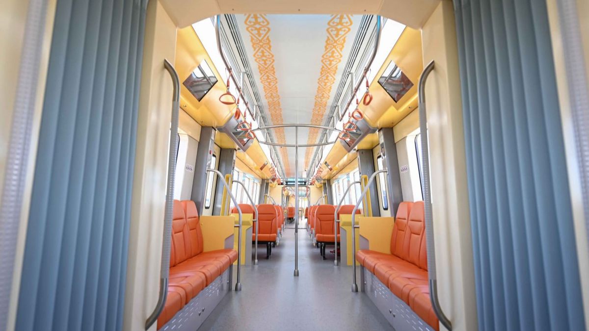 Касым-Жомарт Токаев запустил LRT в&nbsp;Астане, 16&nbsp;мая 2026