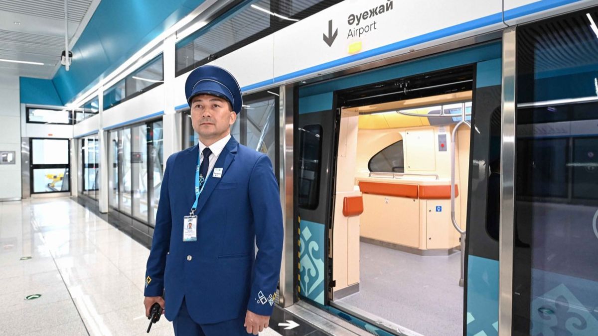 Касым-Жомарт Токаев запустил LRT в&nbsp;Астане, 16&nbsp;мая 2026