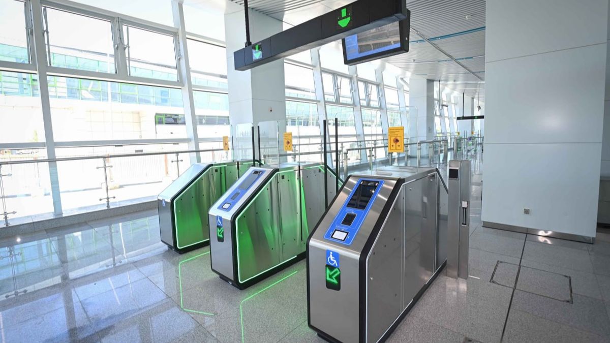 Касым-Жомарт Токаев запустил LRT в&nbsp;Астане, 16&nbsp;мая 2026