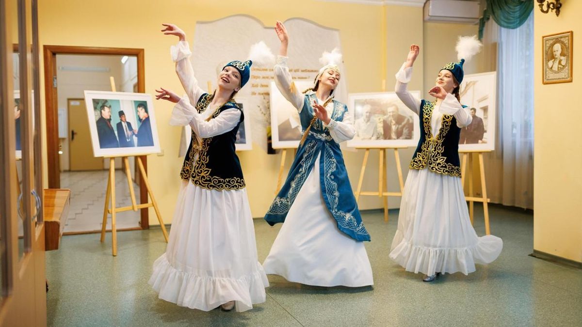Ученицы Киевской детской школы украинского танца &laquo;Барвиночек&raquo;