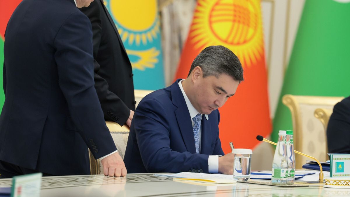 Олжас Бектенов