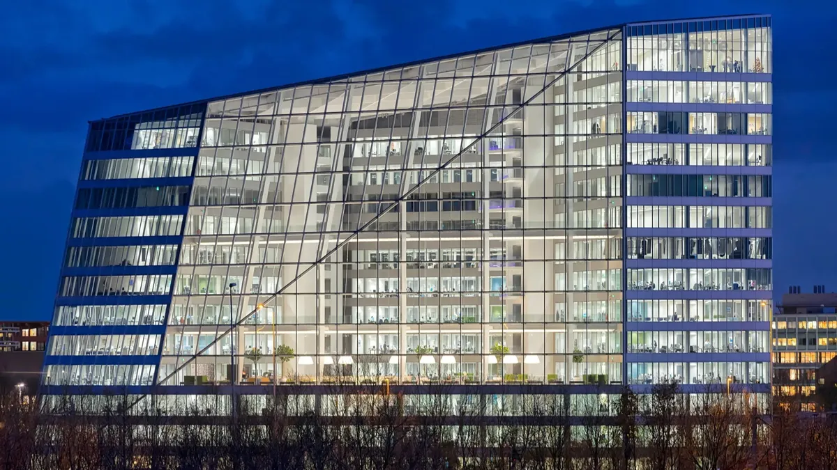 The Edge – штаб-квартира компании Deloitte в Амстердаме