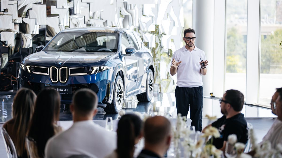 Тимур Алтынбаев рассказывает о новом BMW iX3