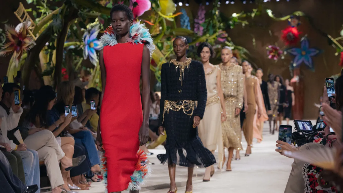 Красное платье Chanel Haute Couture, осень-зима 2026-2027