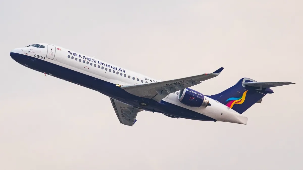 Самолет Comac C909